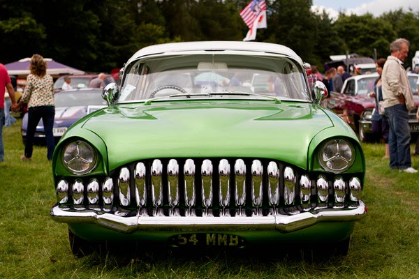 Amazing Chrome Grill on Vintage Lime Green Mustang